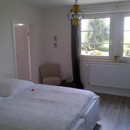 Faehrhaus Mitling Mark Мини-отель Westoverledingen